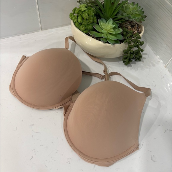 Victoria's Secret Beige Underwire Bra 38 DD/F85 Lingerie - Picture 1 of 11